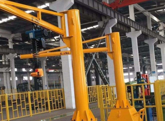 旋臂起重機(jī)廠家對起重機(jī)操作人員的忠告